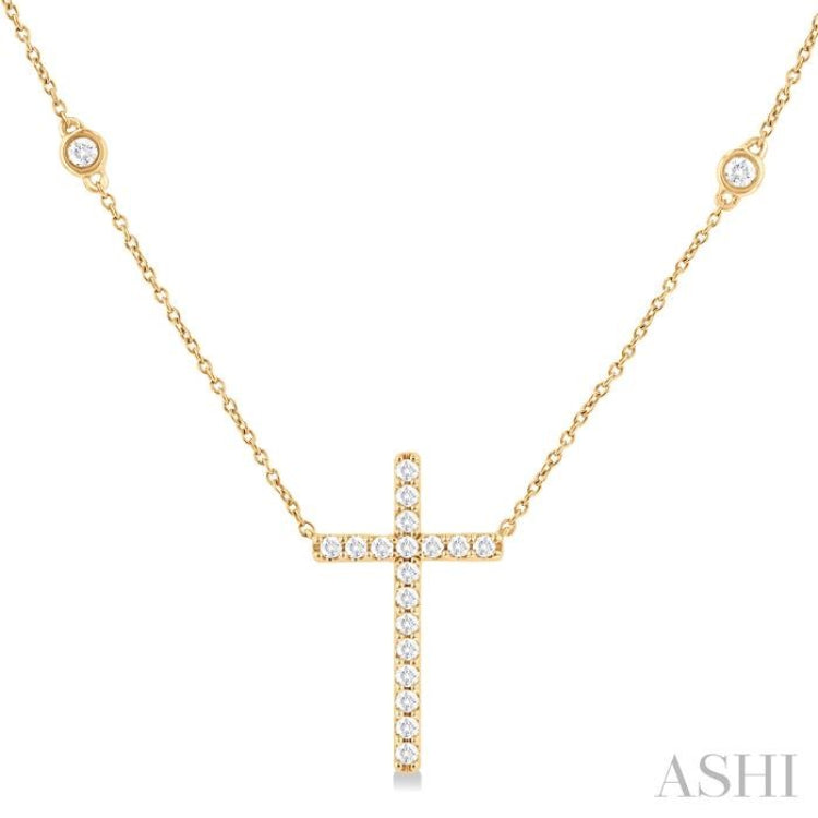 1/2 Ctw Round Cut Diamond Cross Fashion Station Necklace in 10K Yellow Gold