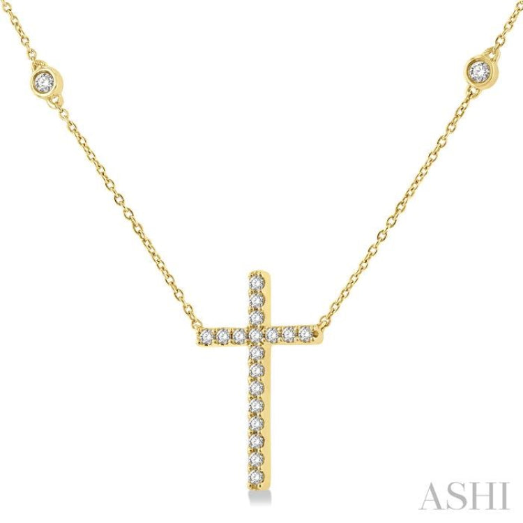1/2 Ctw Round Cut Diamond Cross Fashion Station Necklace in 10K Yellow Gold