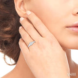 1/4 Ctw Round Shape Lovebright Diamond Ring in 14K White Gold