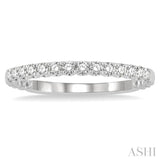 1/4 Ctw Lattice Round Cut Diamond Wedding Band in 14K White Gold