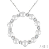 1/4 Ctw 4MM White Pearl and Round Cut Diamond Circle Fashion Pendant With Chain in 14K White Gold
