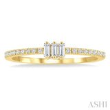 1/5 Ctw Baguette and Round Cut Diamond Petite Fashion Ring in 10K Yellow Gold