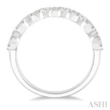 1/2 Ctw Jointed Circular Mount Lovebright round Cut Diamond Band in 14K White Gold