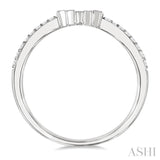 1/4 Ctw Baguette Cut Chevron Centerpiece Round Cut Diamond Wedding Band in 14K White Gold