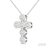 1/2 Ctw Lovebright Cross Round Cut Diamond Fashion Pendant With Chain in 14K White Gold