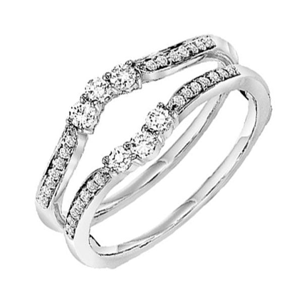18KT White Gold & Diamonds Stunning Engagement Ring - 1/3 ctw